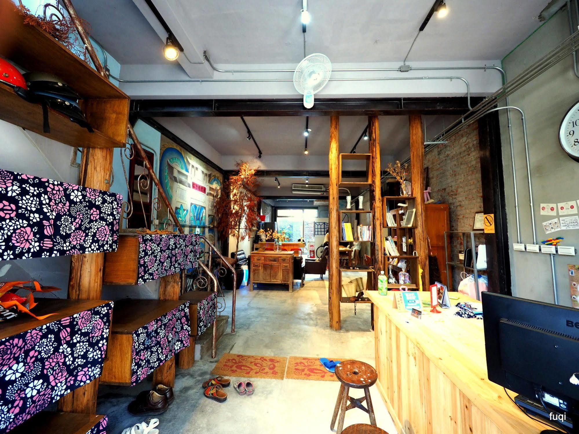 Fuqi Hostel - Heping Tainan Zewnętrze zdjęcie